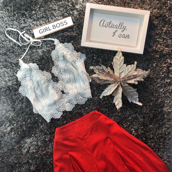 AKIRA Tops - Akira Set ✨ Orange Pants White Flower Top